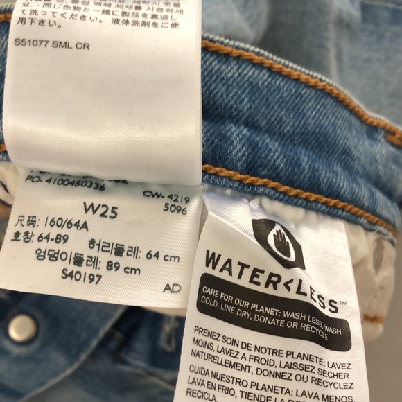 Levi’s jeans. Light wash. Color bright side. Tapered leg style - Picture 11 of 11